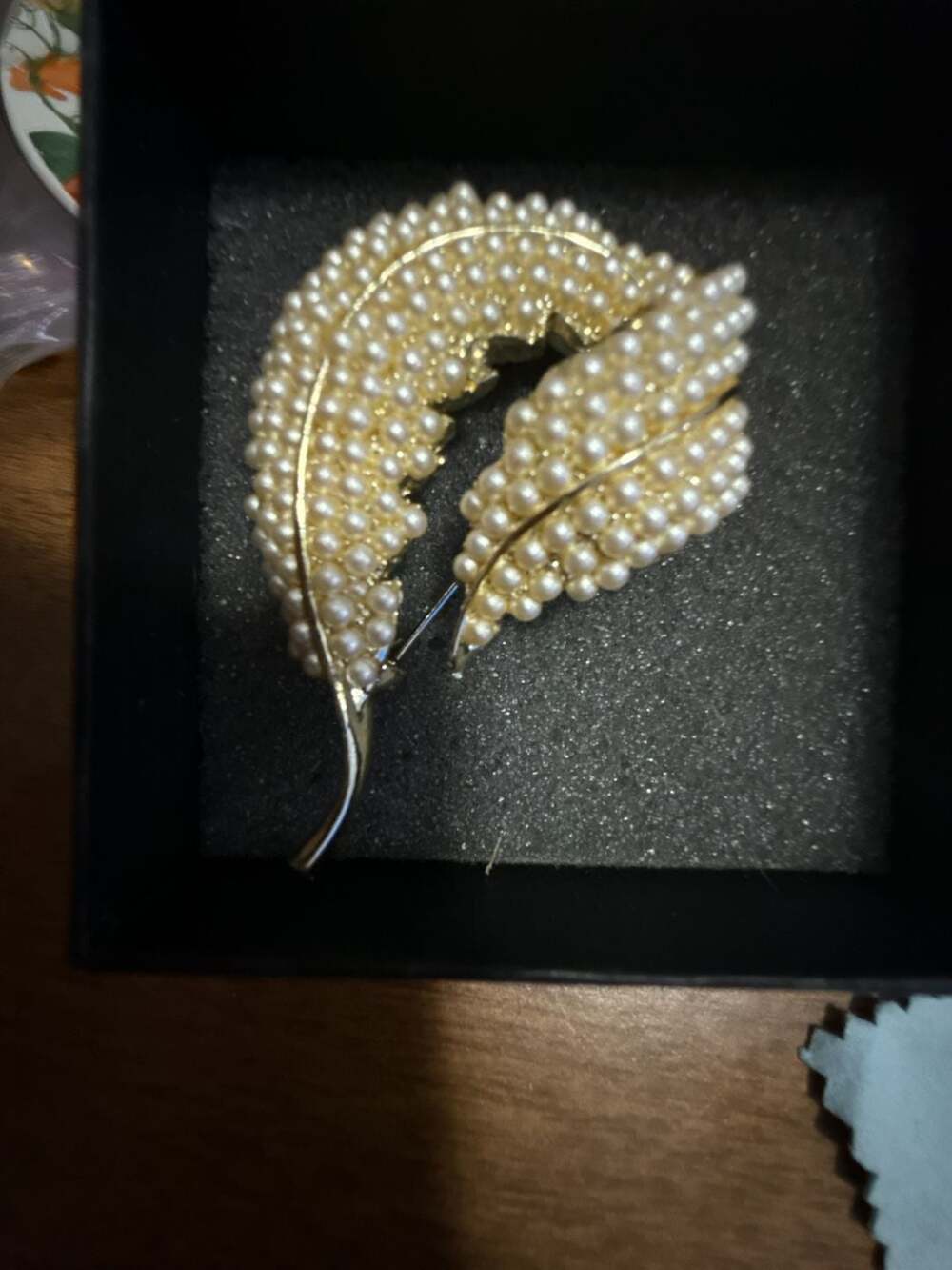 BSK Faux Pearl Leaf Brooch Gold Tone Pin